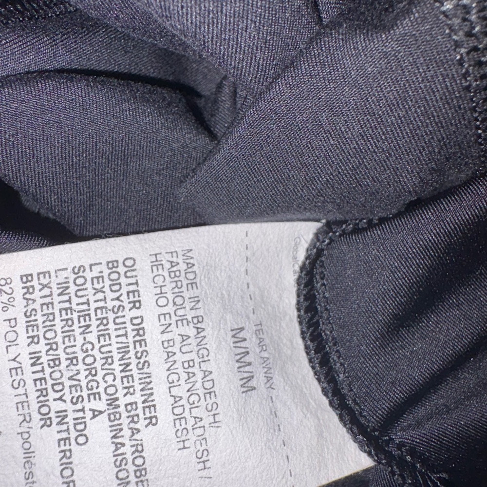 Under Armour Women’s Motion Dress Medium Black - Picture 15 of 16